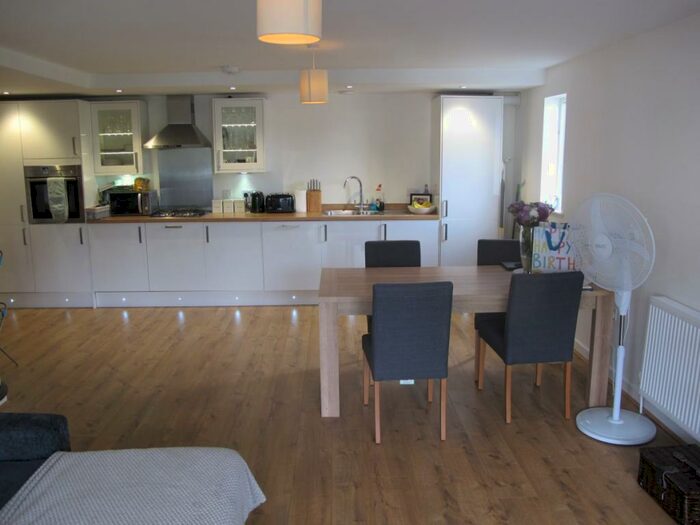 2 Bedroom Apartment To Rent In Clayhill Court, Lewes, BN7