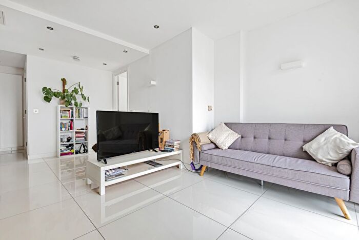 1 Bedroom Flat To Rent In Haven Way, London, SE1