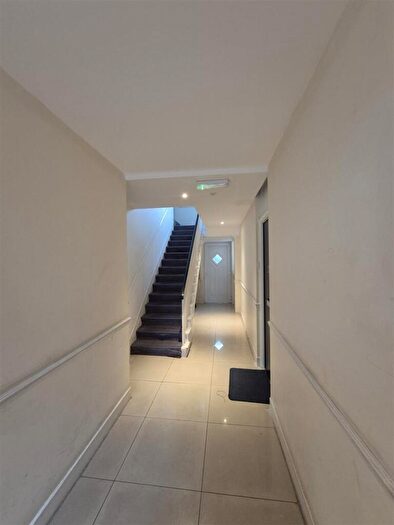 2 Bedroom Apartment For Sale In St. Margarets Road, Edgware, HA8