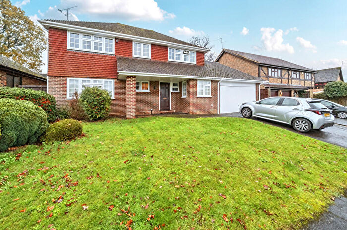 4 Bedroom Detached House For Sale In Setley Way, Bracknell, Berkshire, RG12
