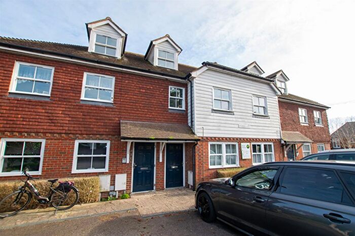 1 Bedroom Flat To Rent In Hempstead Road, Uckfield, TN22