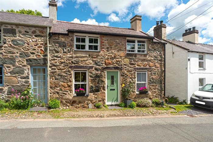 3 Bedroom End Of Terrace House For Sale In Glasinfryn, Bangor, Gwynedd, LL57