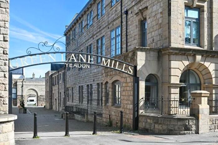 2 Bedroom Flat To Rent In Dyehouse Walk, Yeadon, Leeds, LS19