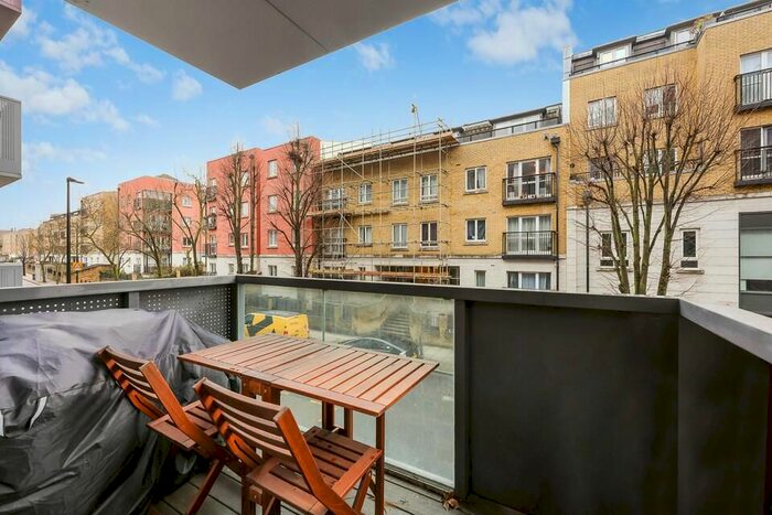 2 Bedroom Flat For Sale In Harford Street, London, E1