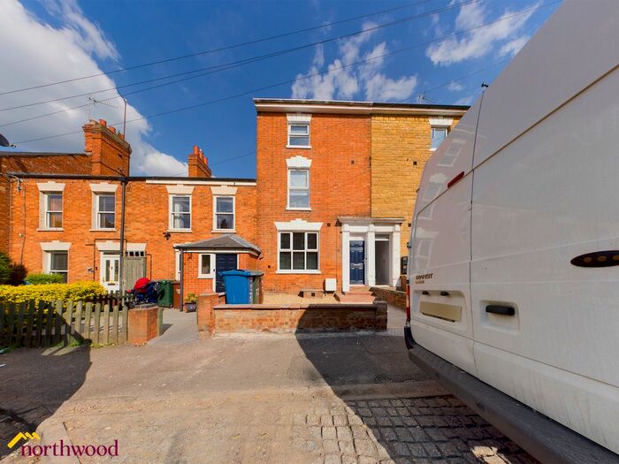 1 Bedroom Flat To Rent In West Street, Banbury, OX16