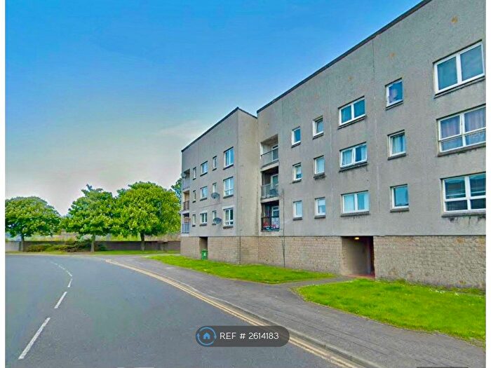 2 Bedroom Flat To Rent In Union Road, Grangemouth, FK3