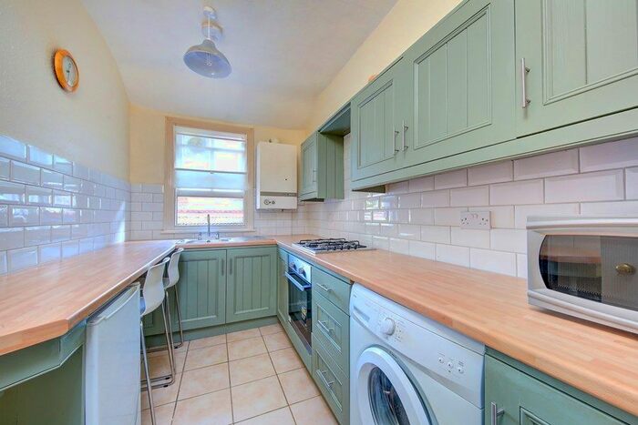 1 Bedroom Flat To Rent In Tooting High Street, Tooting SW17