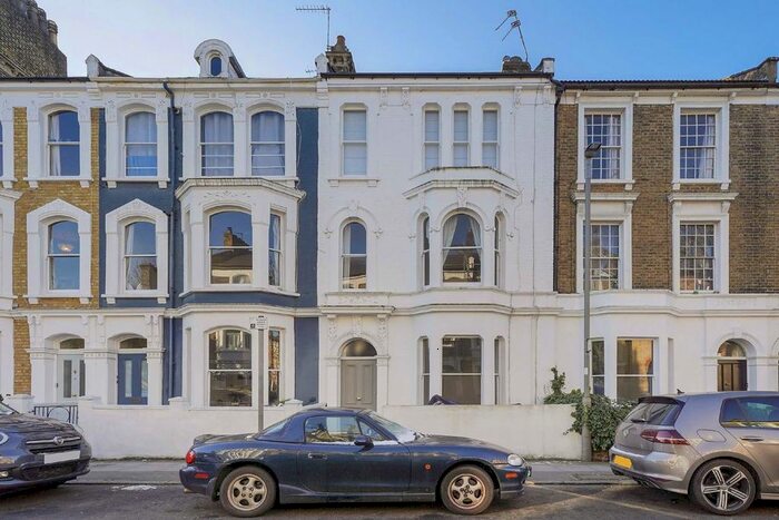 1 Bedroom Flat To Rent In Disraeli Road, London, SW15