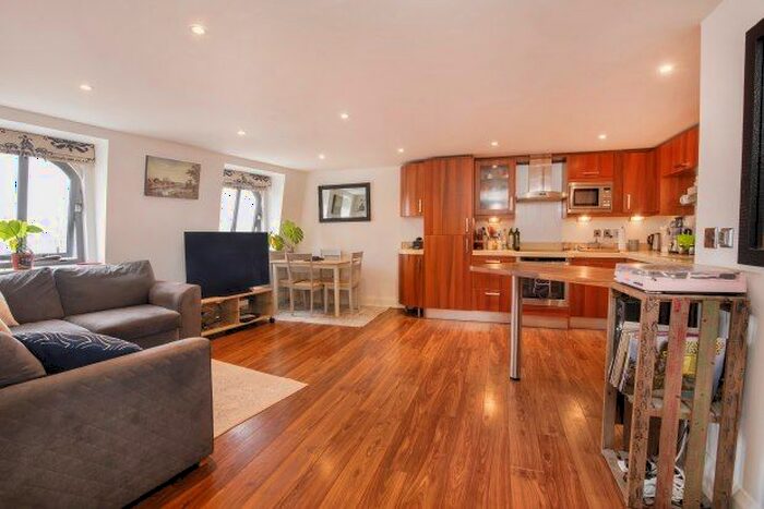 2 Bedroom Flat To Rent In Merchant Gate, York, YO1