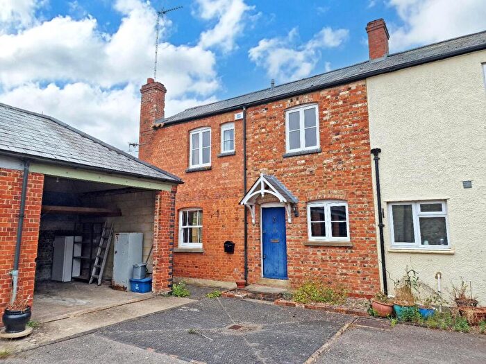 2 Bedroom Semi-Detached House For Sale In Wayside Cottages, Fringford Lodge, Bicester, OX27