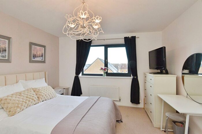 1 Bedroom Flat For Sale In Countess Way, Broughton, Milton Keynes, MK10