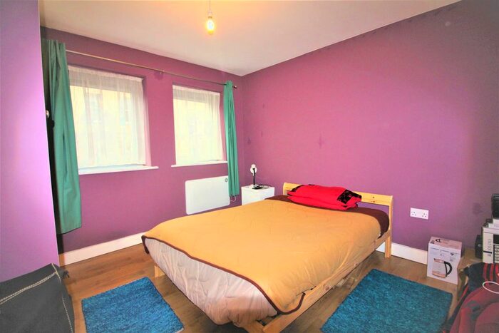 1 Bedroom Flat To Rent In Hamilton Court, Montague Street, Bristol, BS2