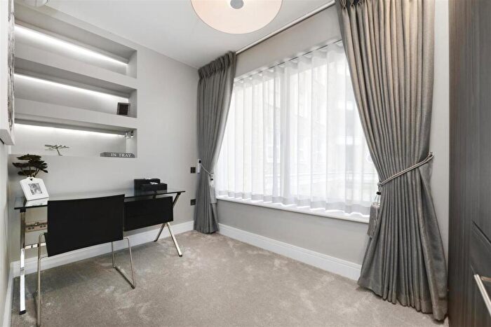 3 Bedroom Flat To Rent In St. Johns Wood Park, St. Johns Wood, NW8