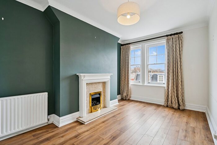 2 Bedroom Flat For Sale In Park Walk, London, SW10