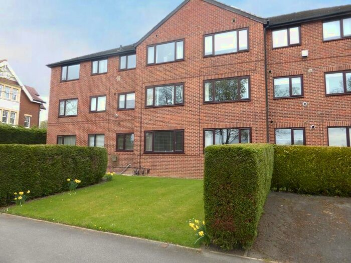 2 Bedroom Flat To Rent In Arncliffe Road, West Park, Leeds, LS16