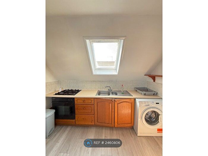 1 Bedroom Flat To Rent In Hounslow, Hounslow, TW3