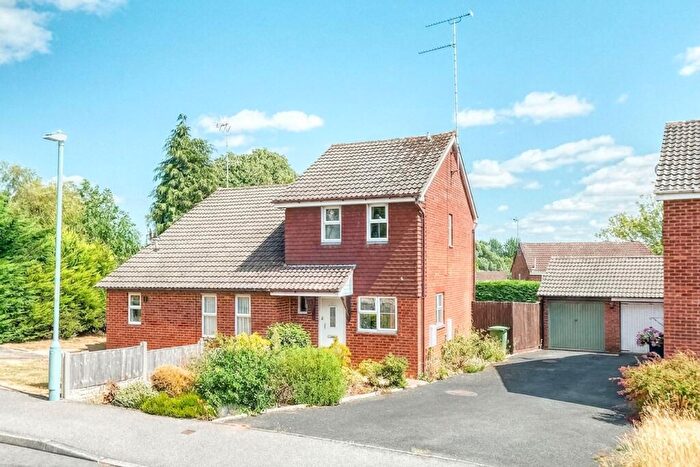 2 Bedroom Semi-Detached House For Sale In Tidbury Close, Redditch, B97