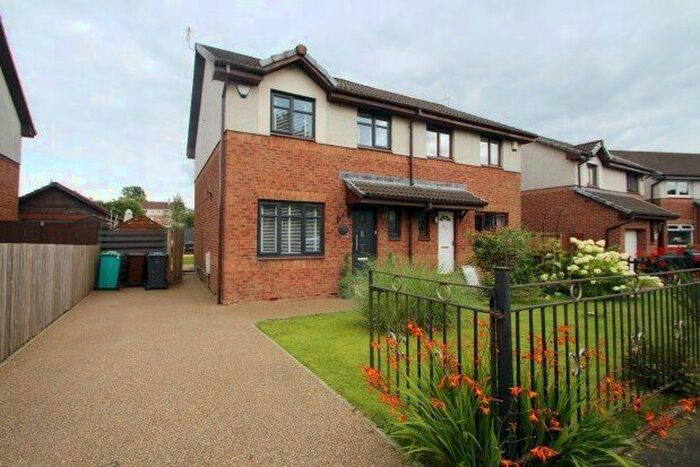 3 Bedroom Property To Rent In Bridgend Crescent, Glasgow, G69