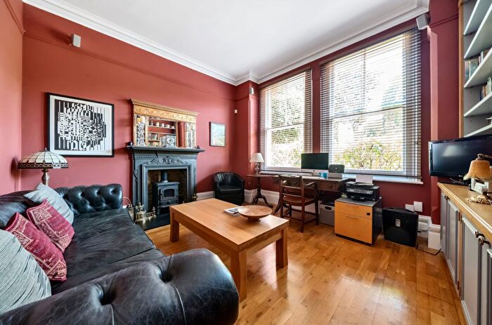 5 Bedroom Detached House For Sale In St Leonards Road, Ealing, W13