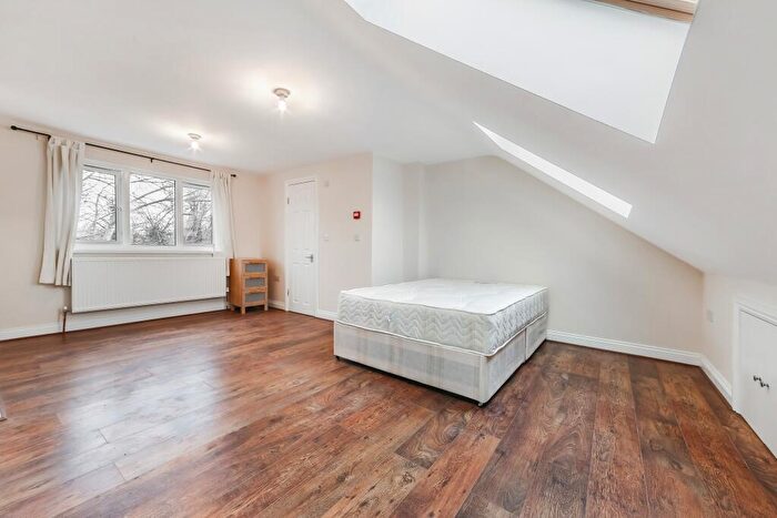 6 Bedroom Semi-Detached House To Rent In Ambassador Square, Canary Wharf, Isle Of Dogs, London, E14