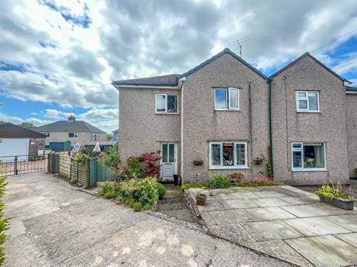 3 Bedroom Semi-Detached House For Sale In Oaklea, Buxton, SK17