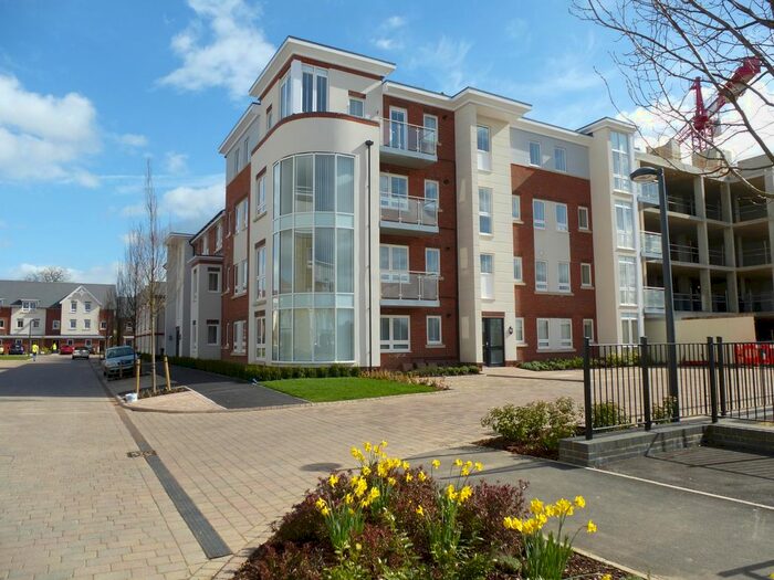 2 Bedroom Flat To Rent In Grebe Way, Maidenhead, SL6