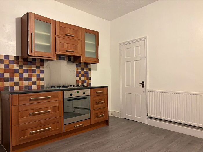 3 Bedroom Terraced House To Rent In Elmham Road, Sheffield, S9