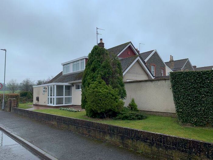 3 Bedroom Detached House To Rent In Barry Road Oldland Common, BS30