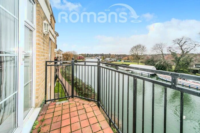 3 Bedroom Apartment To Rent In Regents Riverside, Caversham, RG1