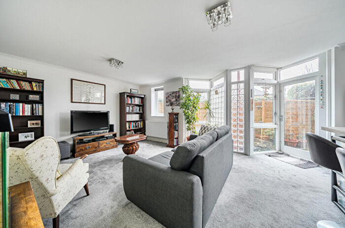 2 Bedroom Flat For Sale In Durham Road, Sidcup, DA14