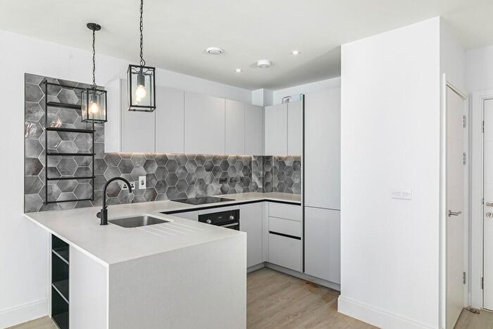 2 Bedroom Flat To Rent In Exploration Way, Slough, Berkshire, SL1