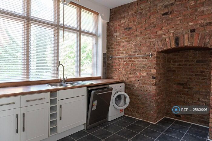 2 Bedroom Flat To Rent In High Town Road, Maidenhead, SL6