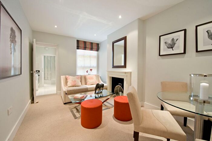 1 Bedroom Flat To Rent In Clarendon Flats, Balderton Street, W1K
