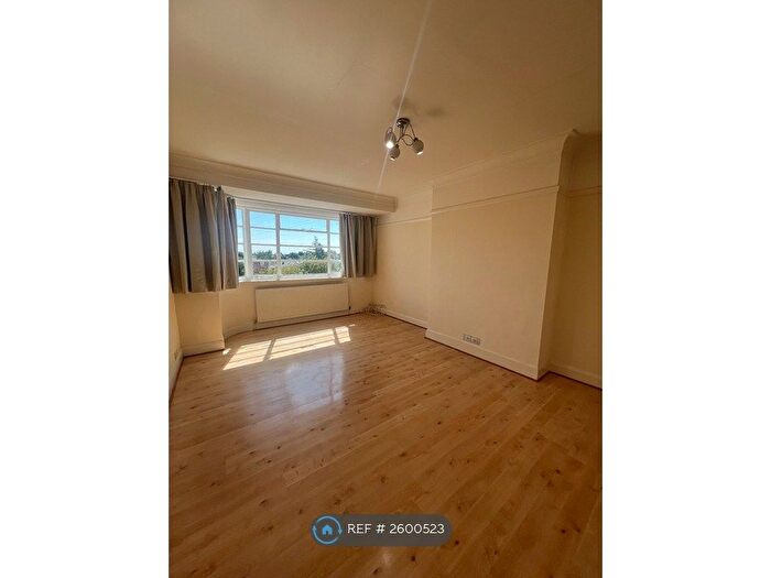 2 Bedroom Flat To Rent In Capel Gardens, Pinner, HA5