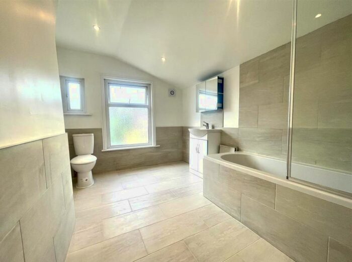 2 Bedroom Terraced House To Rent In Haselbury Road, Edmonton, N18