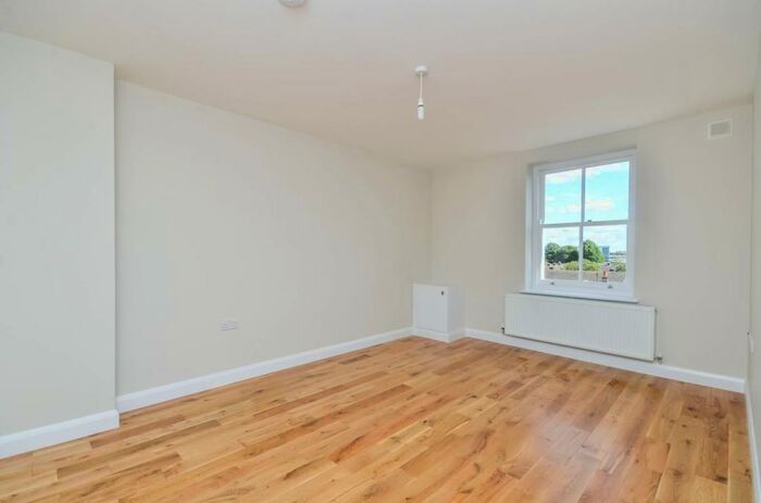 2 Bedroom Flat To Rent In Rye Lane, Peckham, London, SE15