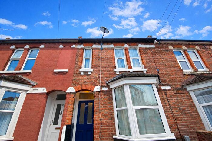 4 Bedroom Terraced House To Rent In Milton Road, SO15