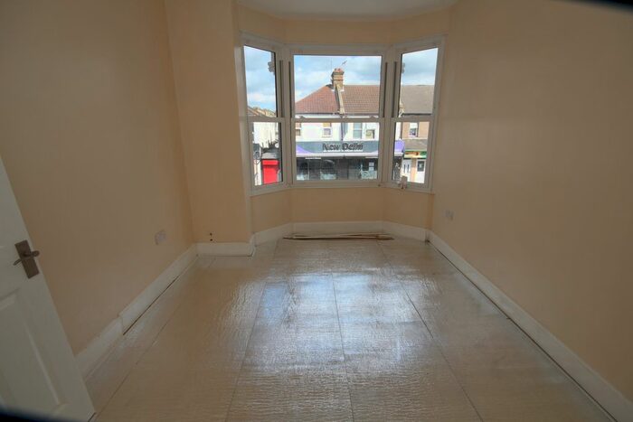 2 Bedroom Flat To Rent In Orsett Road, Grays, RM17