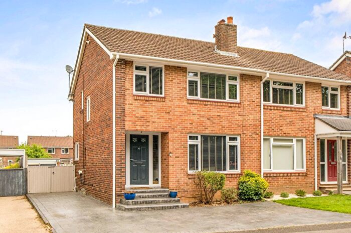 3 Bedroom Semi Detached House For Sale In Selhurst Way, Fair Oak, SO50
