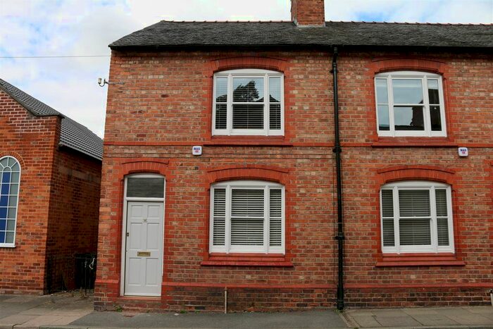 2 Bedroom End Of Terrace House To Rent In Commonhall Street, Chester, CH1