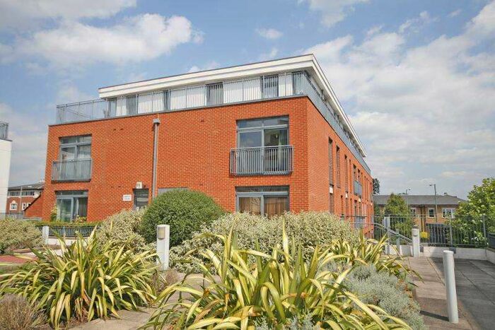 2 Bedroom Apartment To Rent In Chertsey, KT16