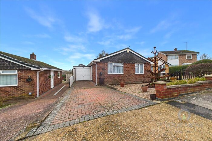 3 Bedroom Bungalow For Sale In Brackenhill Close, Links View, Northampton, NN2