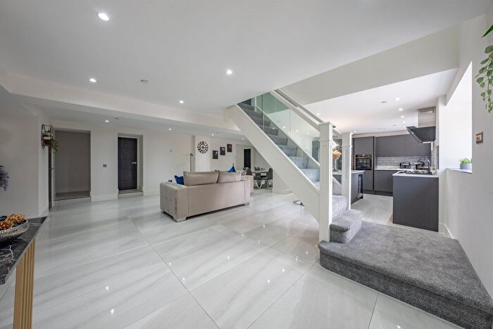 5 Bedroom Detached House For Sale In Risca Road, Rogerstone, Newport, Caerphilly, NP10