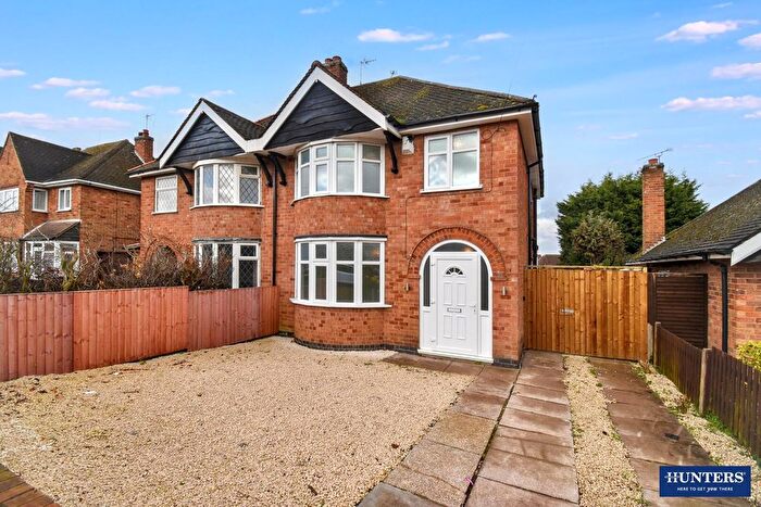 3 Bedroom Semi Detached House For Sale In Carlton Drive, Wigston, LE18