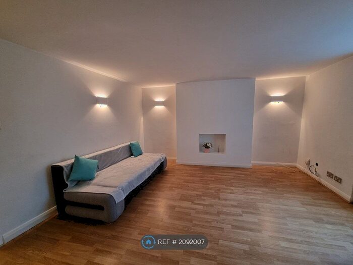 1 Bedroom Flat To Rent In Basement, London, WC1N