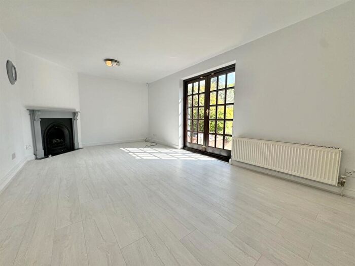 3 Bedroom Detached House To Rent In Bentley Mews, Faversham Avenue, Enfield, EN1