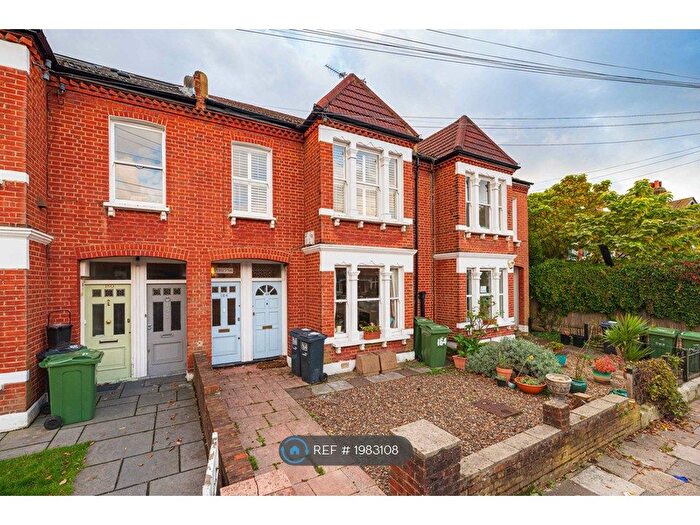 2 Bedroom Maisonette To Rent In Telford Avenue, London, SW2