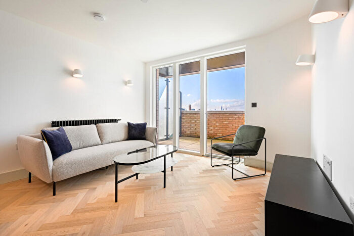 1 Bedroom Flat To Rent In Clifton Mansions, Park Avenue, London, NW2
