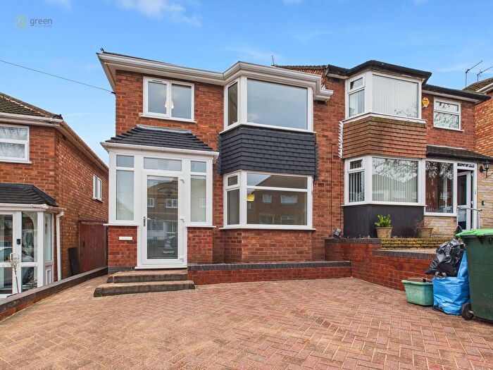 3 Bedroom Semi Detached House For Sale In Lechlade Road, Birmingham, B43