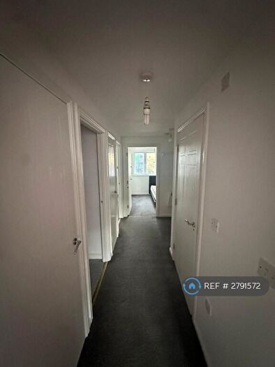 3 Bedroom Flat To Rent In Felixstowe Road, London, SE2